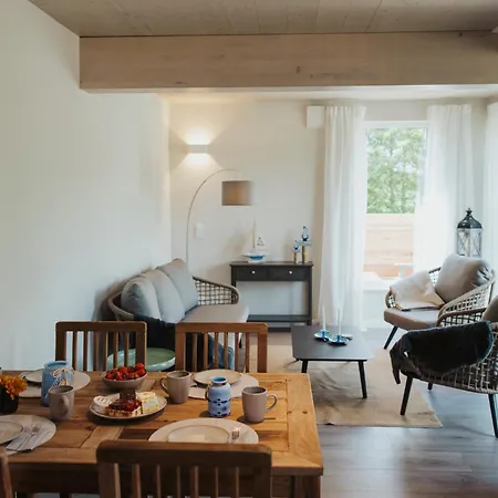 Neu Rügen Resørt Großzügige, Gemütliche Doppelhaushälfte Emma Mit Terrasse Сasa de vacaciones Sagard