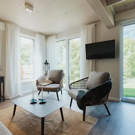 Neu Rügen Resørt Großzügige, Gemütliche Doppelhaushälfte Emma Mit Terrasse Сasa de vacaciones Sagard